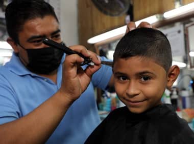 “Vuelve a clases con un nuevo look”: cortes de cabello gratis para estudiantes de Molina y Lontué