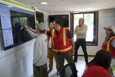Declaran alerta roja en Longaví por incendio forestal