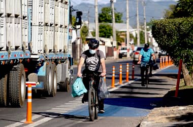 Buscan materializar avances en mejoramiento de ciclovías del Eje Vial Freire Alessandri