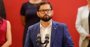 Presidente Boric concreta cambio de gabinete en cinco ministerios y 15 subsecretarías