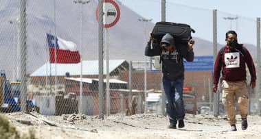 Cadem: 77% considera que la llegada de inmigrantes es mala para el país