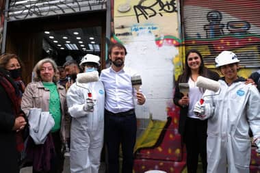 Proyecto para pintar 5 km de fachadas en Valparaíso solo ha cubierto 500 metros