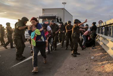 Más de 100 venezolanos salieron de Chile en avión de retorno