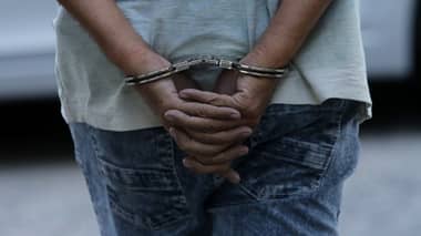 Hombre roció con parafina a su pareja para quemarla viva en plena vía pública en Curicó