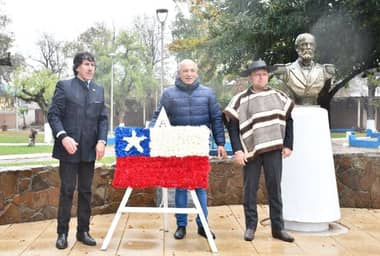 Municipio de Sagrada Familia realizó homenaje a Arturo Prat
