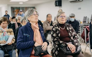 Diputada Mercedes Bulnes gestionó operativo de salud para adultos mayores en Curicó
