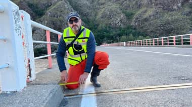 Diputado Pulgar pide verificar estado de puente Armerillo por eventual desplazamiento de placa