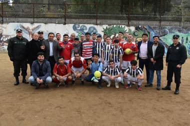 Partido de fútbol en cárcel de Curicó dio el vamos a talleres deportivos del IND y Gendarmería