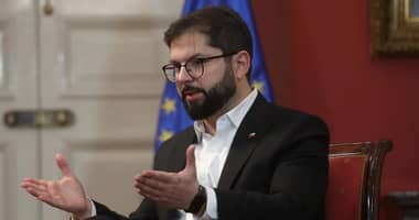Investigación revela que Gobierno entregó $3 mil millones a fundaciones pro Boric