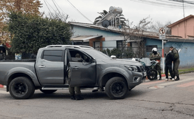 Carabineros detuvo a dos sujetos por receptación de camioneta robada en Curicó