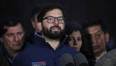 Presidente Boric y caída de la pobreza en Chile: Es un "logro compartido" con gobierno de Piñera