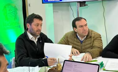 Diputados Donoso y Coloma destacan sesión de Comisión de Agricultura en Hualañé