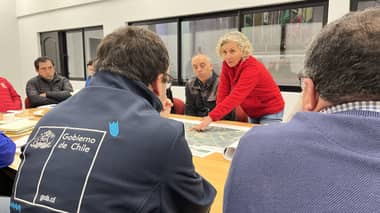 Alcaldesa de Molina solicita ayuda para agricultores afectados por inundación y acusa ineficiencia de Vialidad