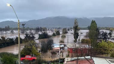 Diputados UDI piden al Gobierno aumentar bono de enseres para familias más damnificadas por inundaciones
