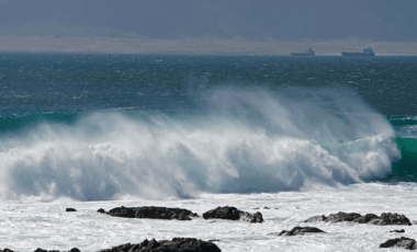Armada emite aviso especial por marejadas en costas centro sur del país