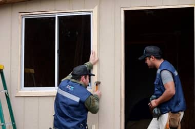 Vecinos de Molina acusan retraso en entrega de viviendas de emergencia