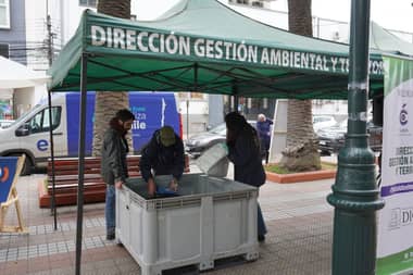 Tour Entel ReutilizaxChile visita Curicó para reciclaje y reutilización de residuos electrónicos