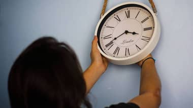 Este sábado se realizará el cambio de hora en Chile