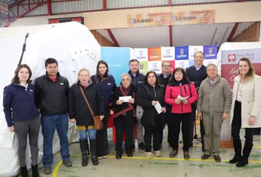 Cuarenta familias de Licantén reciben el pago de sus pólizas de seguro tras inundaciones de junio