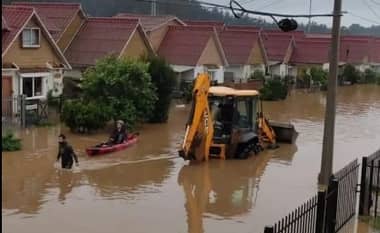 Pueblo de Vichuquén bajo el agua por efecto de fuertes precipitaciones