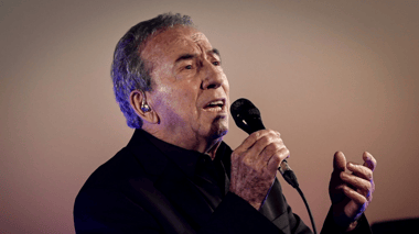 ¡No ha muerto! José Luis Perales aclara que está en Londres junto a su hijo