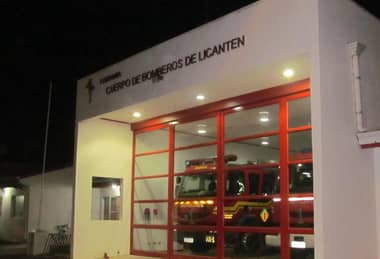 Director de Primera Compañía de Bomberos de Licantén critica a Junta Nacional por falta de ayuda tras inundación de cuartel