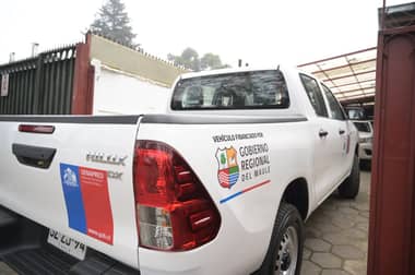 Gobierno Regional del Maule entrega dos nuevas camionetas a Senapred