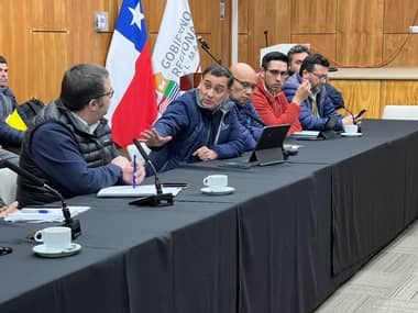 Alcalde de Curicó llama a solicitar mayores recursos del Gobierno para asistir a agricultores damnificados por inundaciones