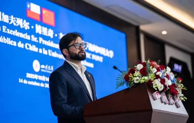 Presidente Boric en la Universidad China de Sichuan: "Insto a los jóvenes a tener siempre una dosis de rebeldía"