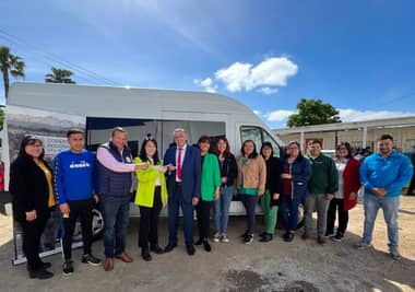 Gobierno Regional del Maule entregó nuevo minibús a Daem de Rauco