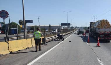 Hombre quedó grave tras ser atropellado por una moto en la carretera