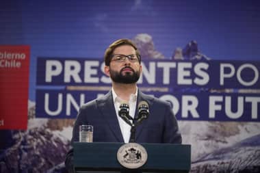 Cadem: Presidente Boric cierra el 2023 con un 31% de aprobación, 4 puntos menos que en 2022