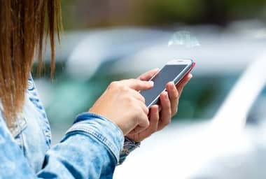 Mujer que trabaja en delivery frustró el robo de su celular en el centro de Curicó