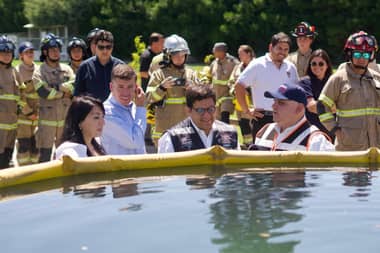 Bomberos reciben 14 piscinas para combate de incendios forestales