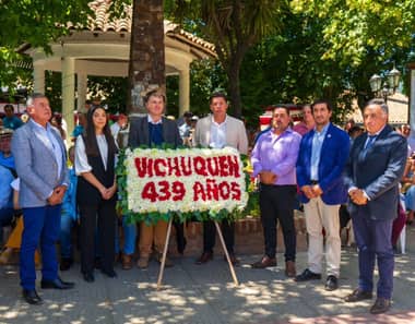 Vichuquén celebró sus 439 años con desfile y entrega de reconocimientos