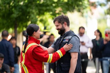 Presidente Boric entrega reconocimientos y recuerda a mártires en Día Nacional de Brigadistas Forestales