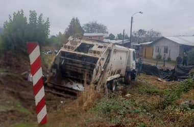 Funcionario municipal de Hualañé murió en choque de camiones en la Ruta J-60