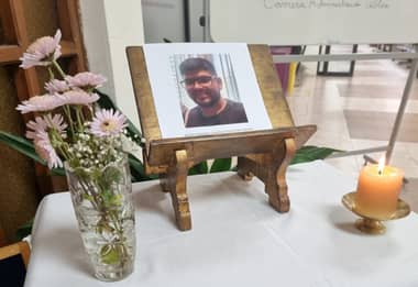 Estudiantes y autoridades de la UCM en Curicó realizan homenajes a alumno asesinado en el Cerro Condell