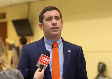 Diputado Benjamín Moreno ofició al DAEM de Curicó por accidente escolar en la Escuela España