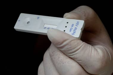 Farmacia Popular de Curicó entrega autotest de VIH gratuito