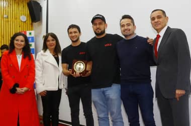 Municipio de Curicó conmemoró Día Nacional del Comercio con homenaje a trabajadores locales