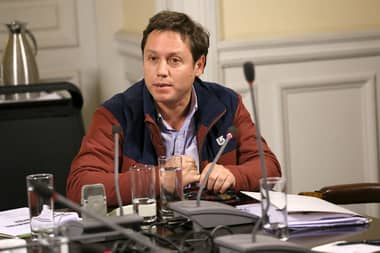 Precandidato a gobernador insta a presentar proyecto que rebaje las cuentas de la luz en el Maule