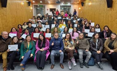 Programa Mujeres Jefas de Hogar certificó a 140 curicanas que completaron sus cursos
