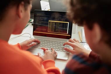 Becas TIC: Consulta con el RUT si te corresponde el computador que entrega el Gobierno