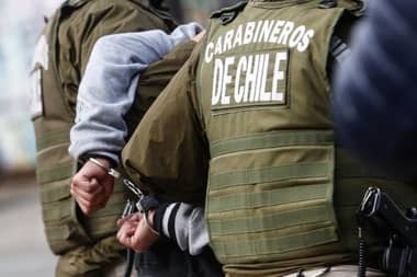 Carabineros de Romeral detuvieron a sujeto que agredió a expareja y a guardia de seguridad