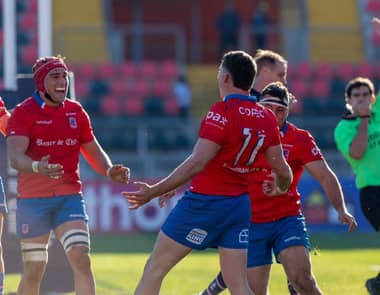 Los Cóndores festejan tras vencer a Hong Kong en Talca
