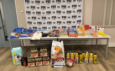 Guardia de seguridad fue detenido por sustraer $500 mil en mercadería de supermercado en Linares