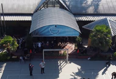 Estudiante del Liceo Bicentenario de Curicó está grave tras ser atacado con un arma blanca por un compañero