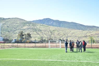 Municipio de Sagrada Familia prepara inauguración de nueva cancha sintética para Villa Prat