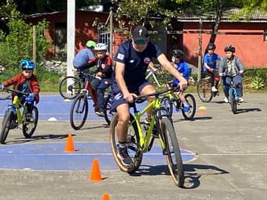 Taller de Ciclismo Formativo se desarrolla con éxito en Curicó